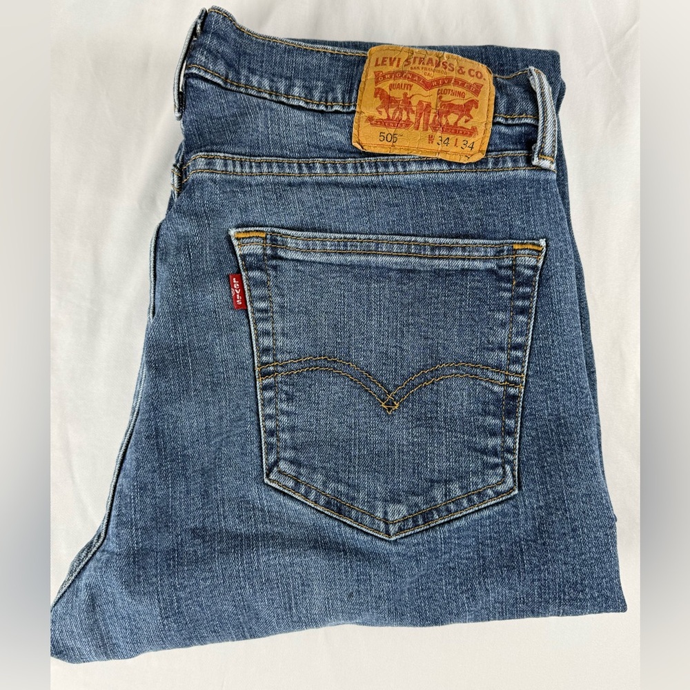 Levi's 505 Classic Straight Men's Jeans in Denim Blue